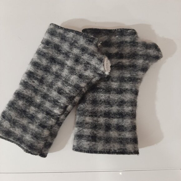 Beautiful Wool fingerless gloves made in Italy - Picture 2 of 10